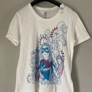Disney Ms. Marvel Womens Tshirt Medium